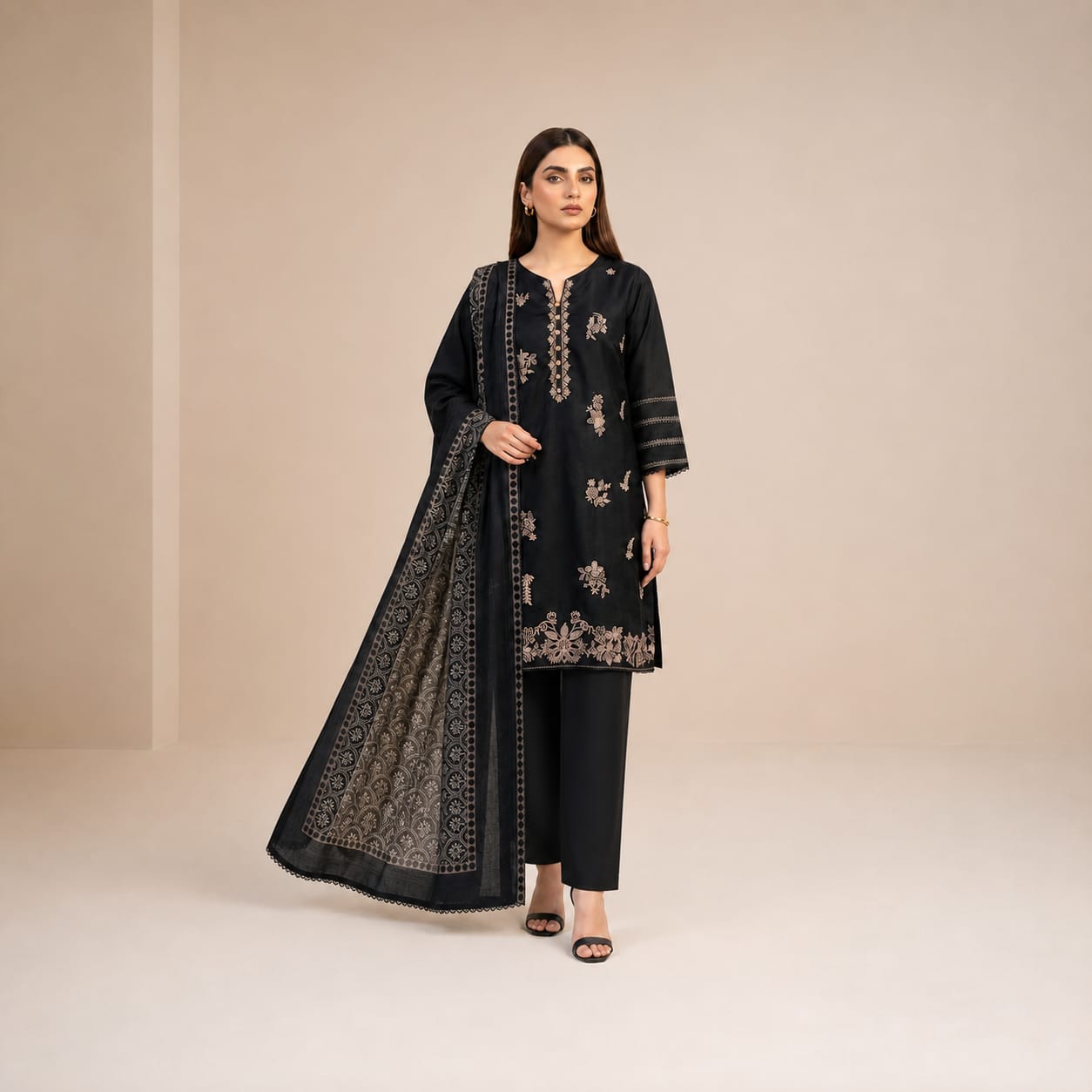 Royal Noir – Embroidered 3-Piece Suit